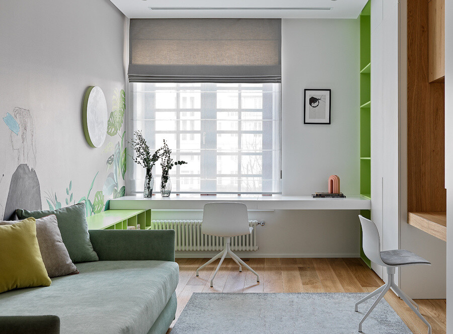 Учебная зона в детской двух мальчиков разного возраста (Elle Decoration)