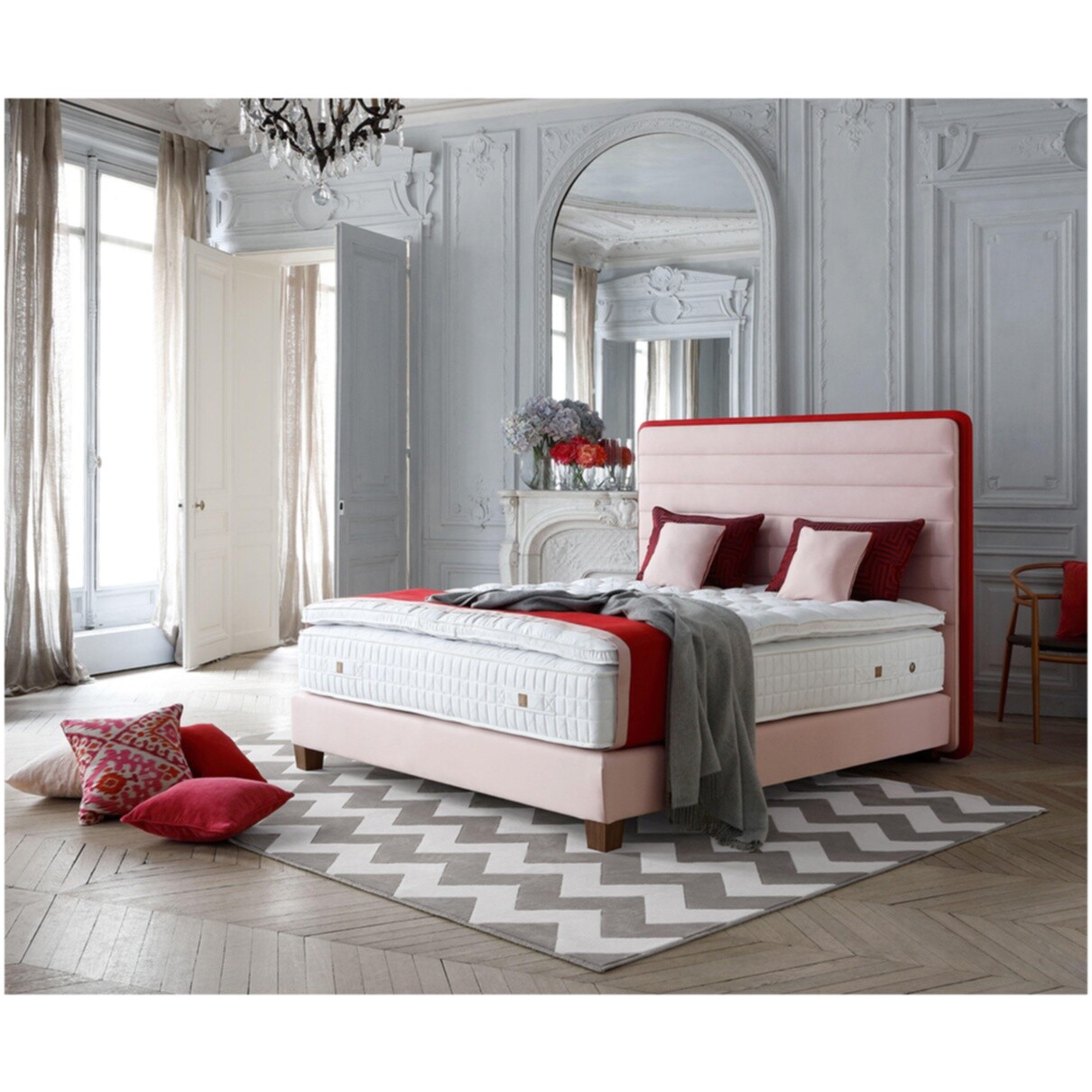 Кровать двуспальная с мягким изголовьем 180х200 розовая Lounge Headboard