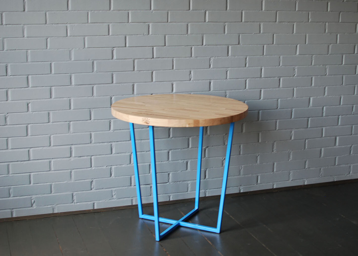 Обеденный стол круглый с синими ножками 80 см светлое дерево Oak Round Blue 80