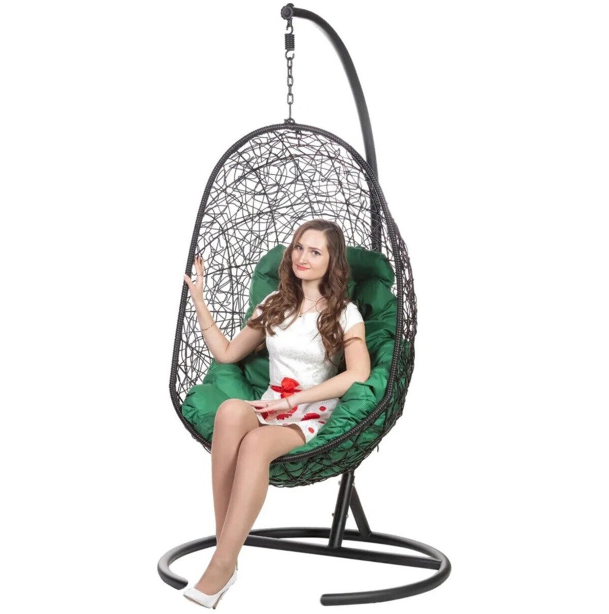Кресло-кокон подвесное плетеное с зеленой подушкой на металлической стойке черное Easy