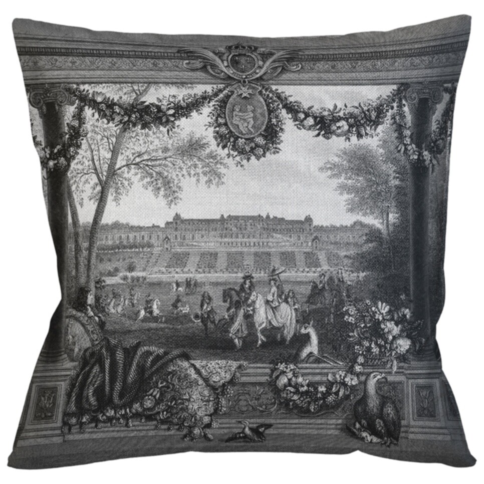 Подушка декоративная с принтом черно-белая «Сен-Жермен»