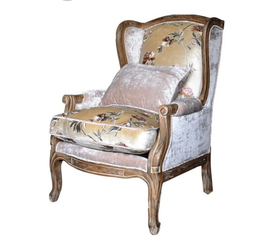 Кресло мягкое с деревянными подлокотниками шато White Rose