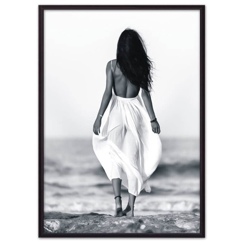 Постер в раме черно-белый 50х70 см &quot;Прогулка по пляжу&quot; 