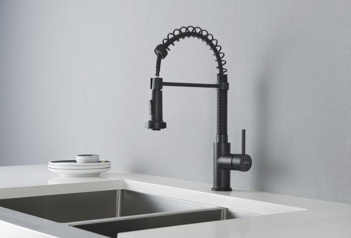 Смеситель для кухни с гибким изливом черный Aquatek "Европа" AQ1387MB - изображение 4