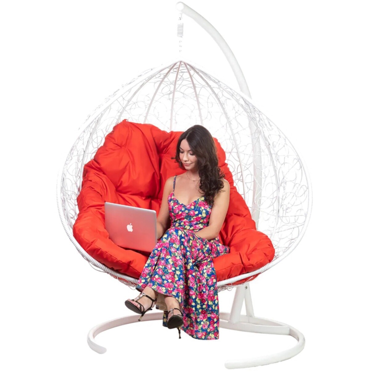 Кресло-кокон двухместное подвесное плетеное с красной подушкой на металлической стойке белое Gemini