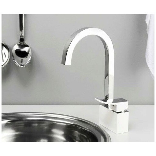 Смеситель для кухни из латуни белый Wasserkraft 1067W