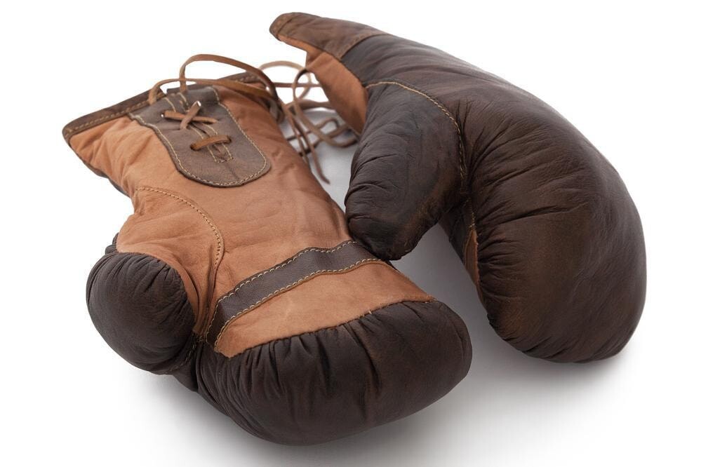 Декор боксерские перчатки коричневые Secret De Maison Punch