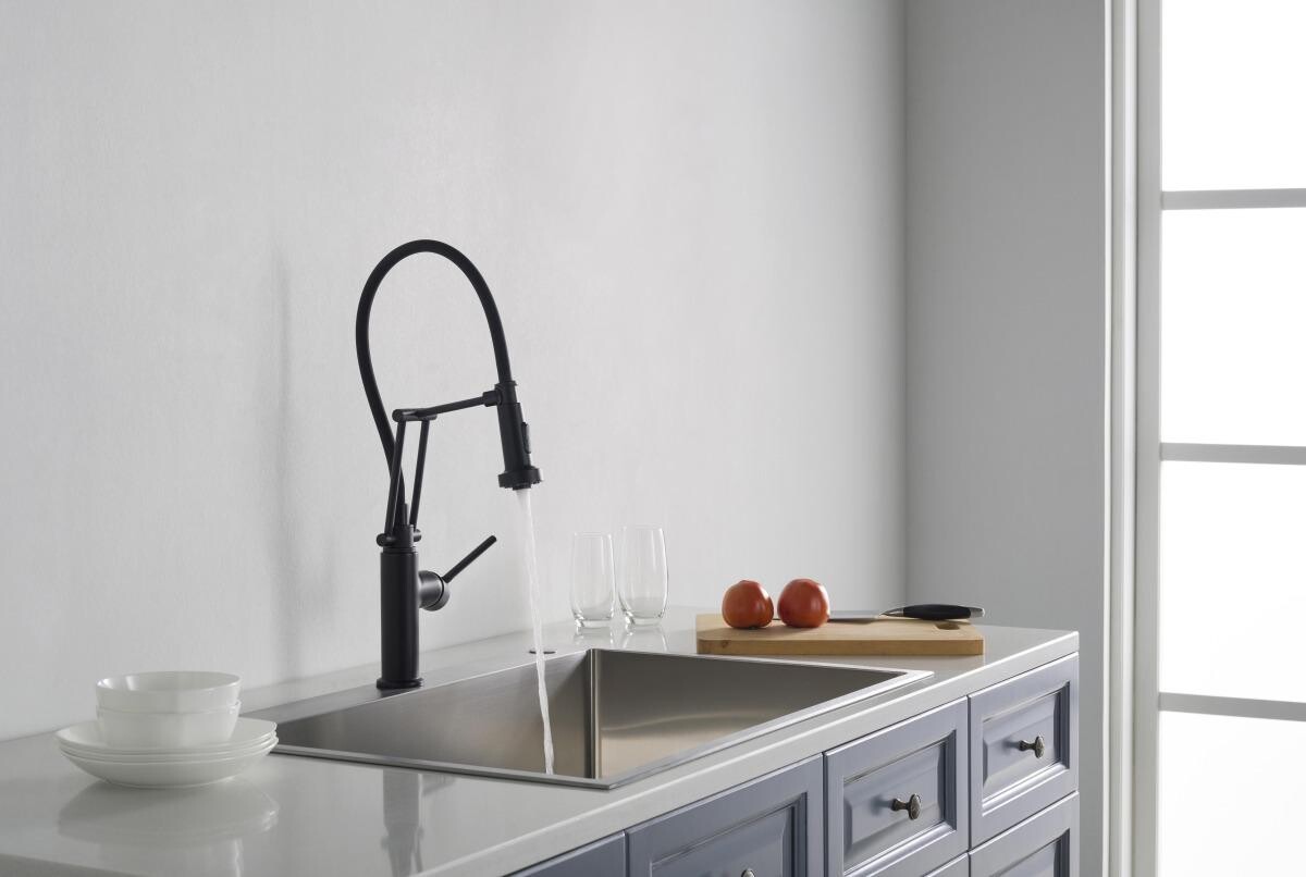 Смеситель для кухни с гибким изливом черный Aquatek "Европа" AQ1388MB - изображение 4