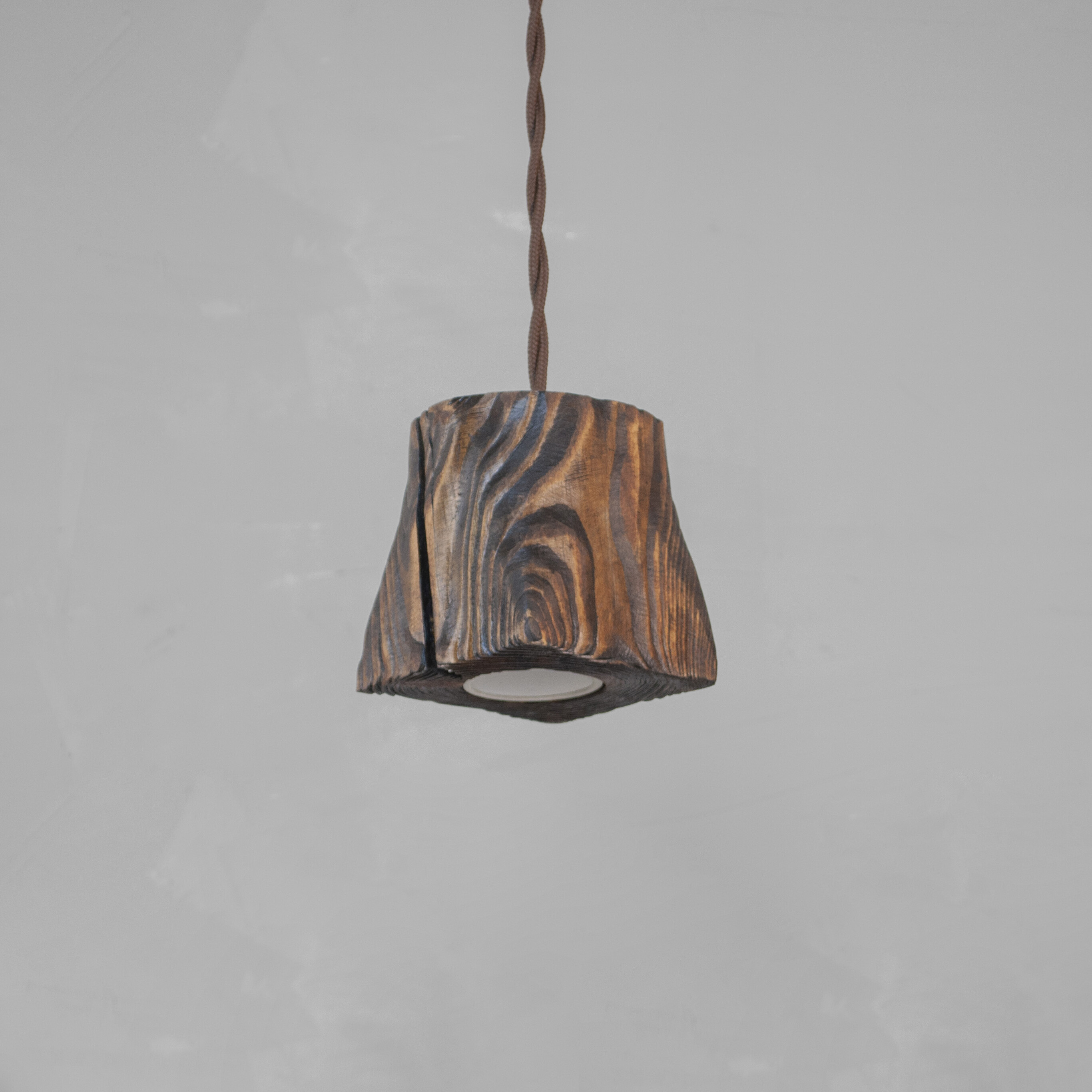 Подвесной светильник деревянный венге QuerkLED 01