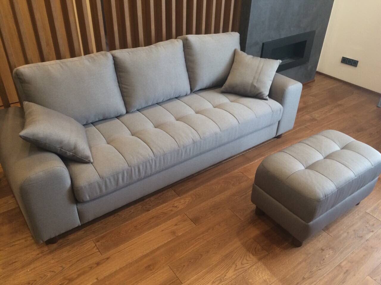 Серый диван в стиле лофт