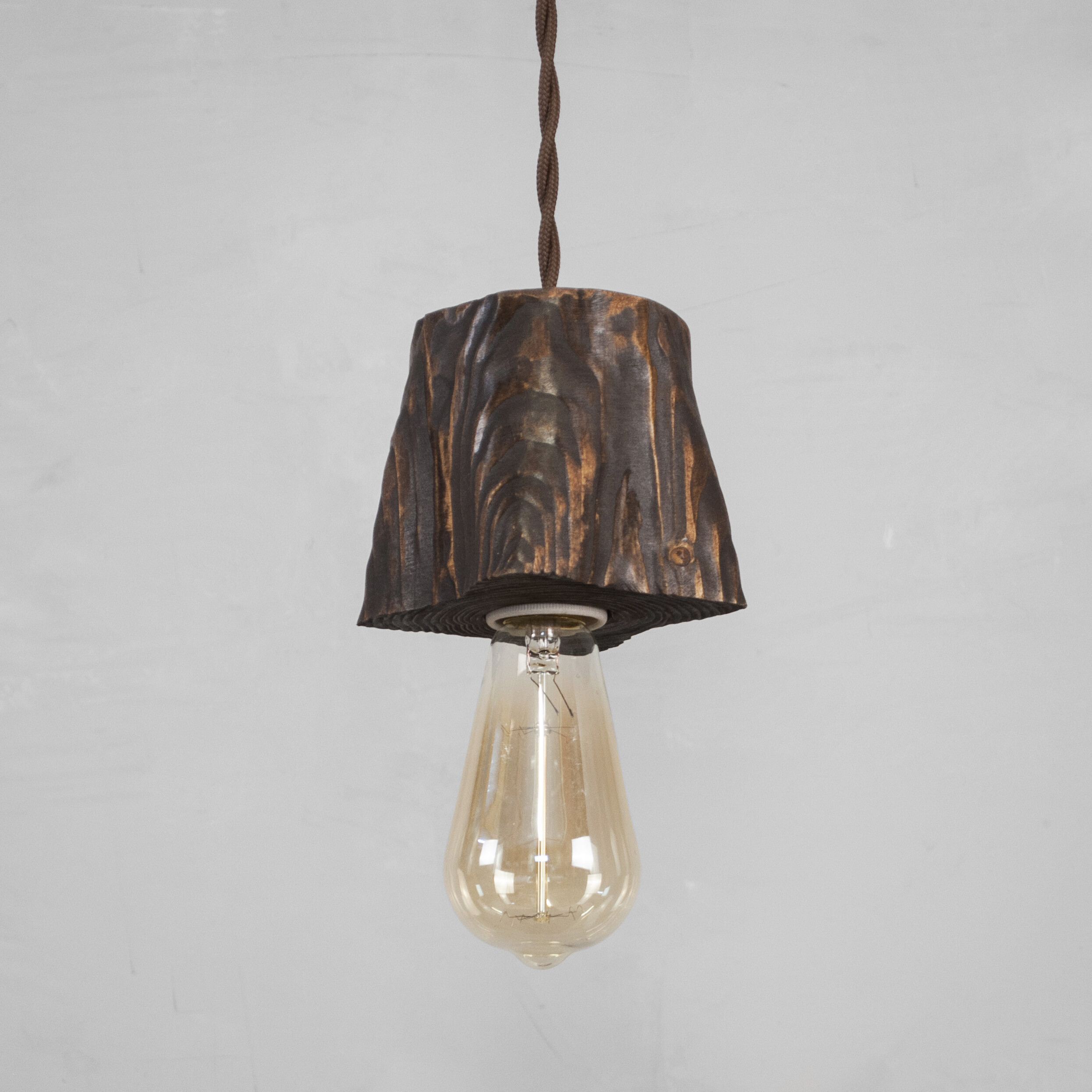Подвесной светильник деревянный венге Querk 01