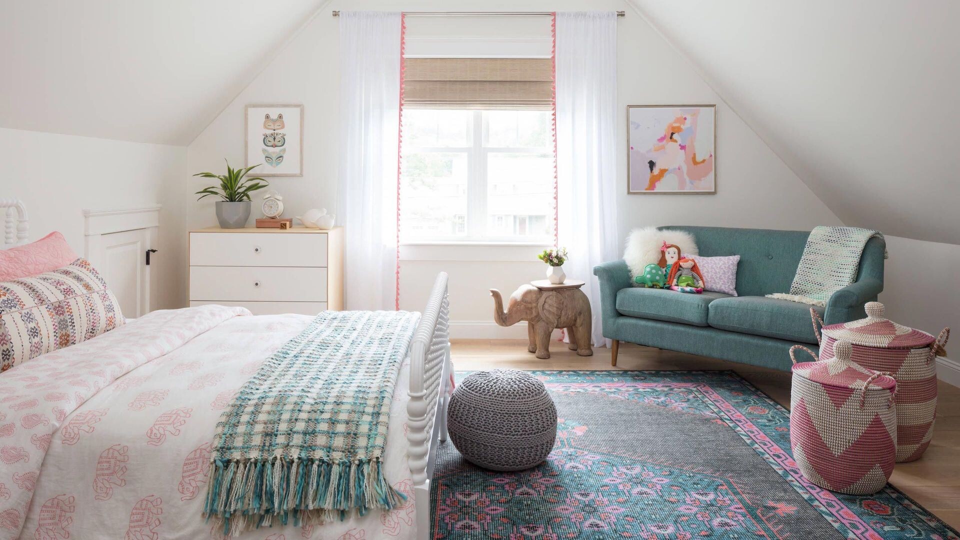 Рулонные шторы для детской комнаты – микс из эстетики и практичности