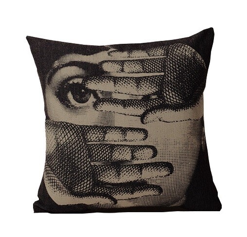 Подушка с портретом Лины Пьеро Форназетти Fear