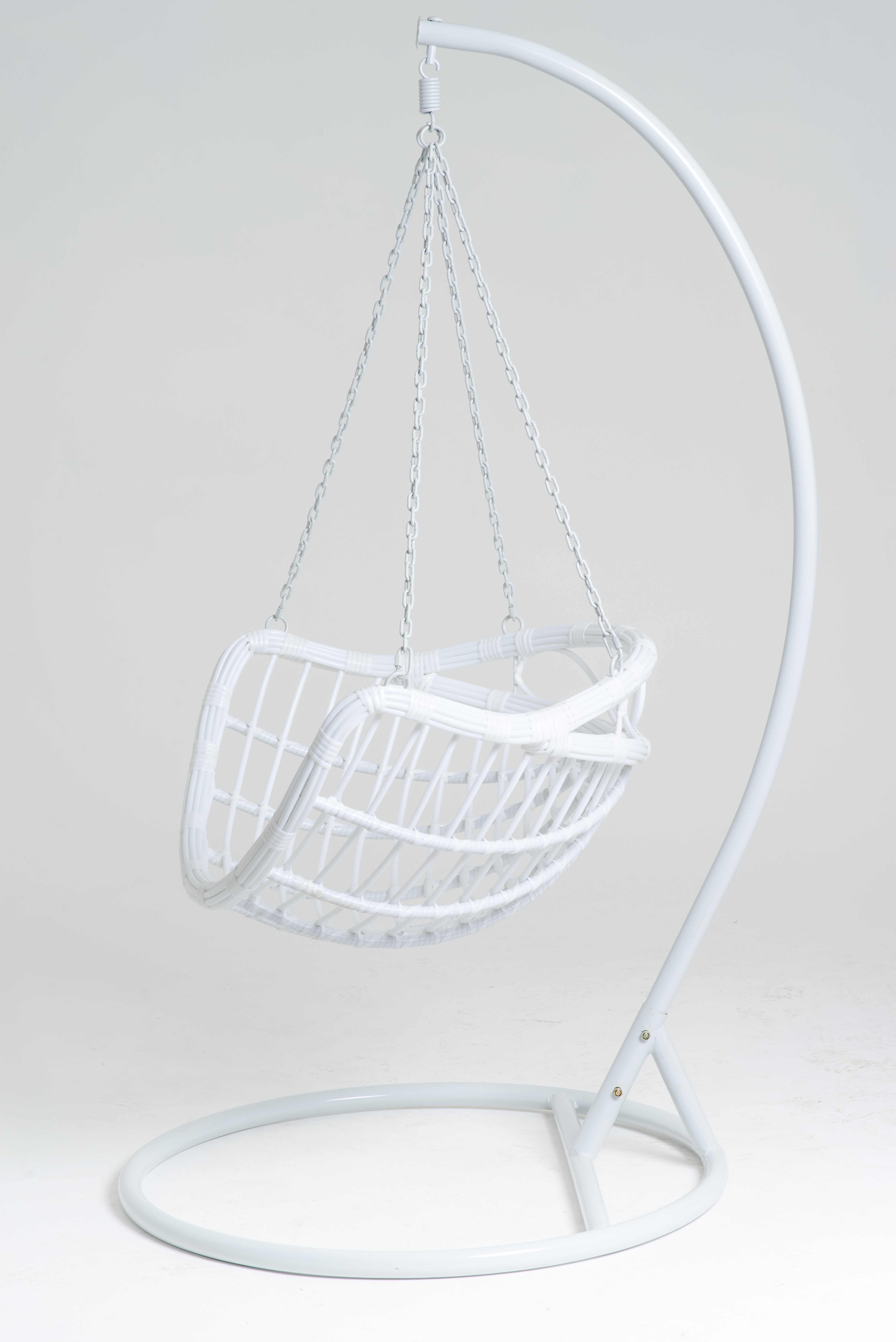 Кресло подвесное белое из искусственного ротанга 44-004-01