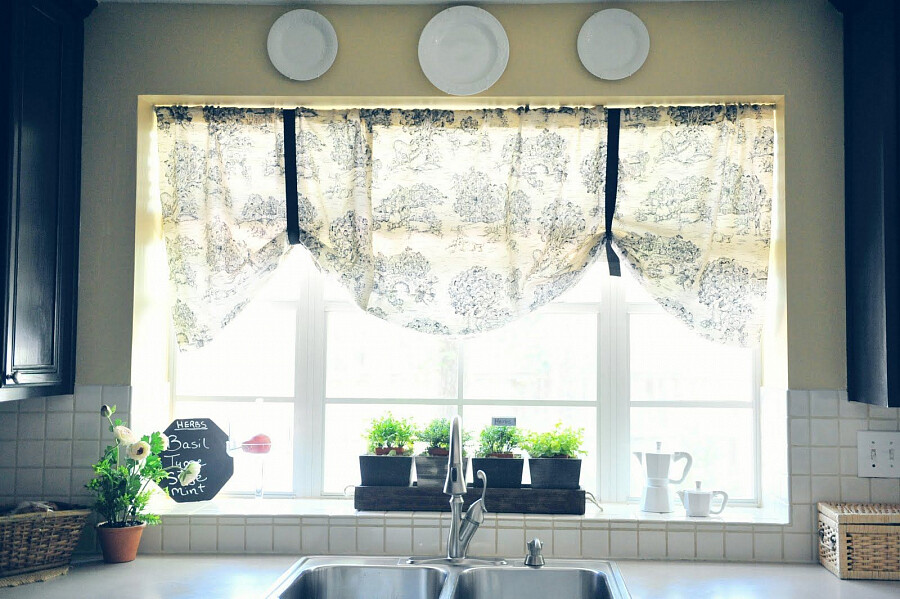 Короткие шторы на кухню своими руками - 67 фото