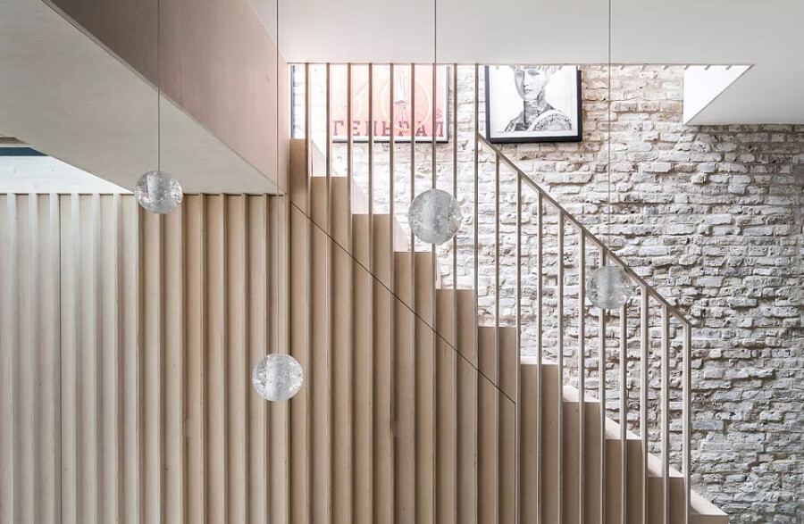 Винтовые лестницы на второй этаж - 65 фото лучших дизайнерских решений - Home-Ideas
