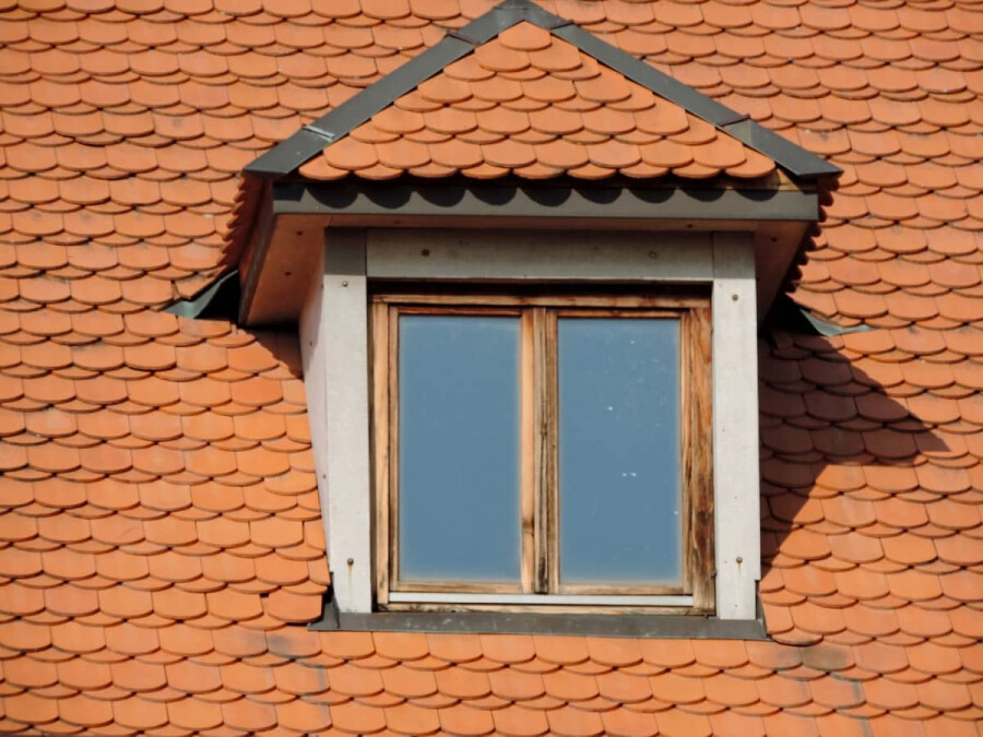 Слуховые окна для вентиляции чердака
