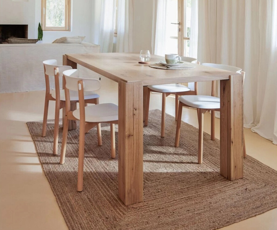 Jute carpet in the interior of the kitchen