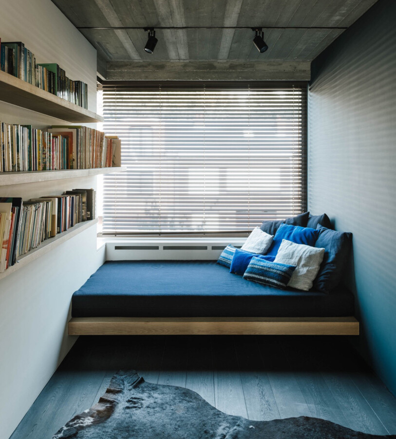 Подвесные книжные полки