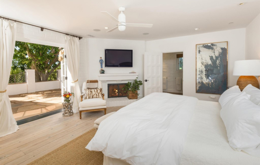 Sandra Bullock bedroom