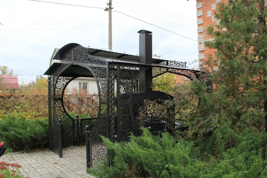 Беседка на улице
