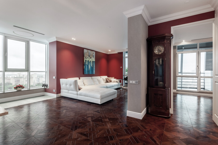 General view of the living room from the corridor