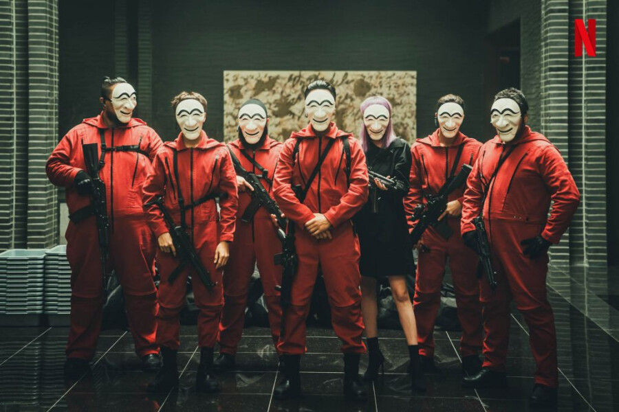 кадр из сериала «Бумажный дом: Корея — объединенная экономическая зона»