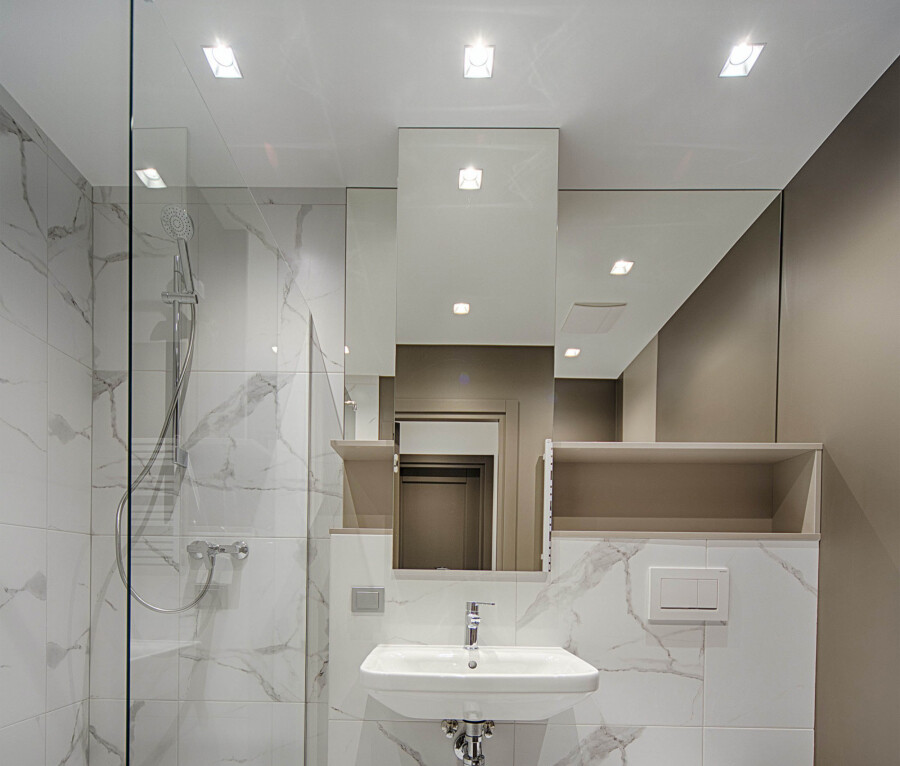 Как подключить зеркало с подсветкой в ванной: способы установки и монтаж зеркала