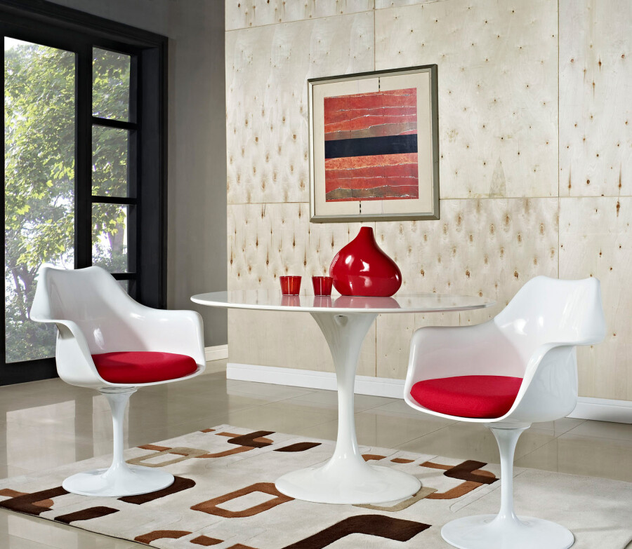 Стул пластиковый белый с красной подушкой Eero Saarinen Style Tulip Chair
