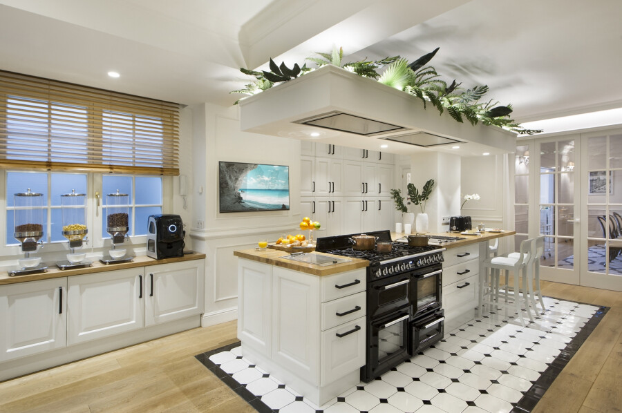 Дизайн пола в гостиной, совмещенной с кухней: примеры удачных комбинаций покрытия (10 фото)