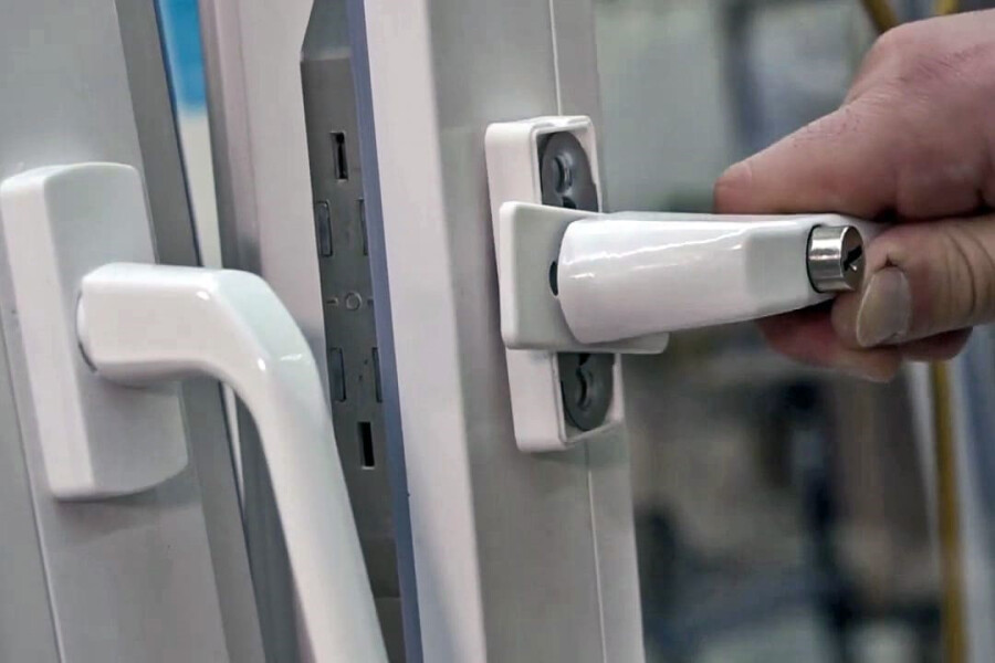 Поменяйте ручки