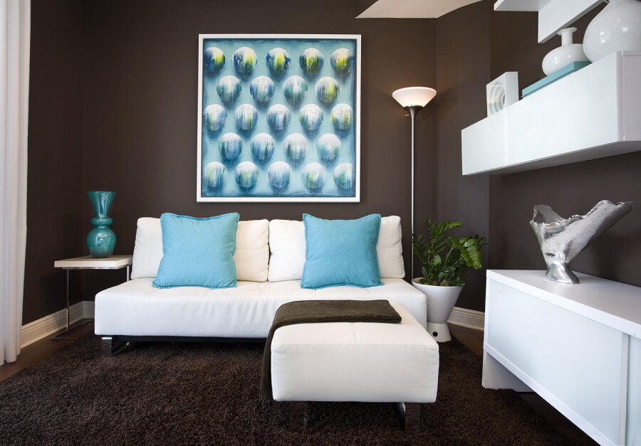 Светлый диван в интерьере гостиной – 12 вариантов дизайна с фото