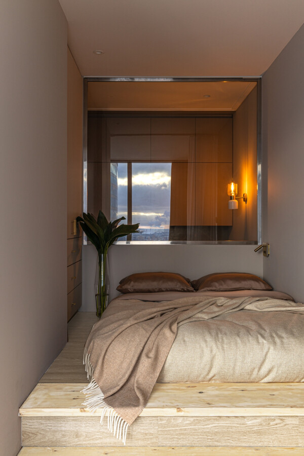 The bed on the catwalk