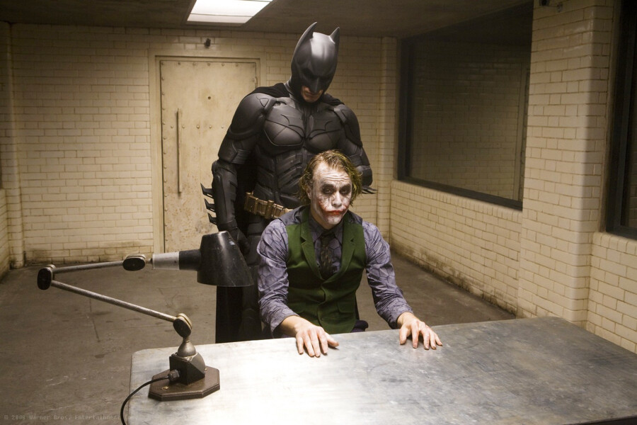 Лучшие фильмы DC о супергероях Темный рыцарь 2008 год фото 4