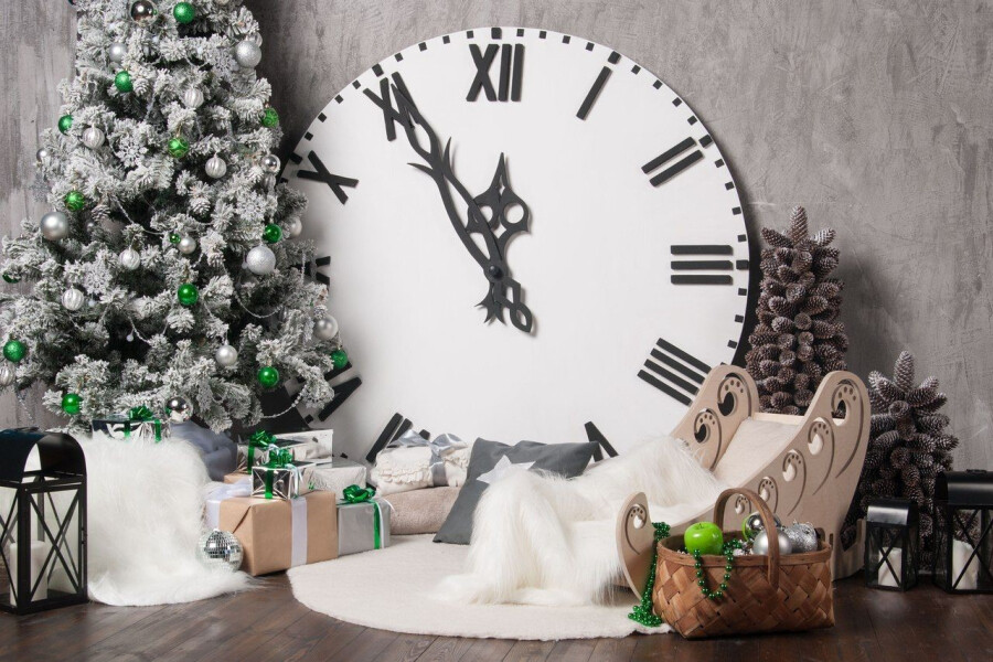 Часы с Новогодней тематикой круглые
