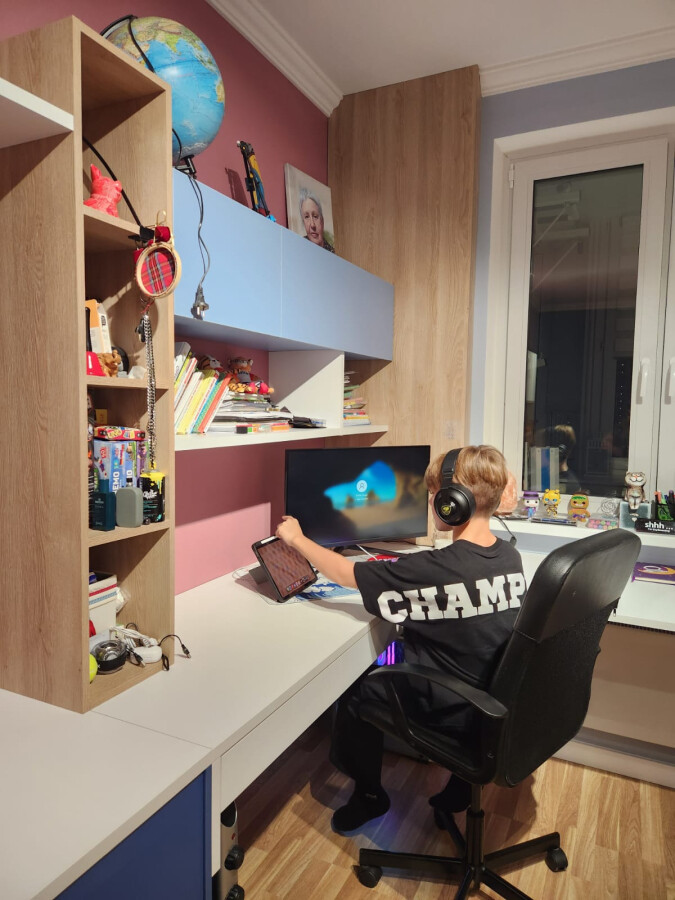 Стены контрастных цветов