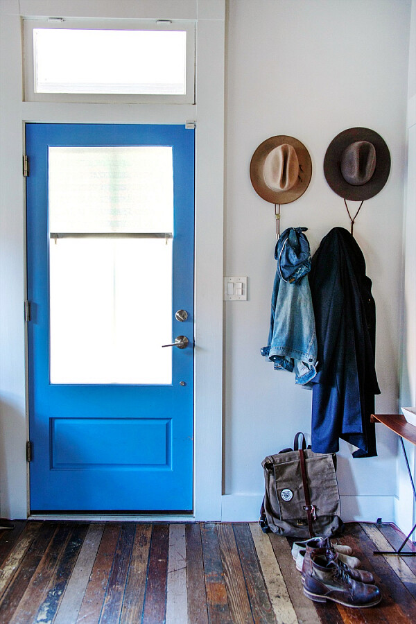 Как оформить межкомнатную дверь: 8 оригинальных и простых идей