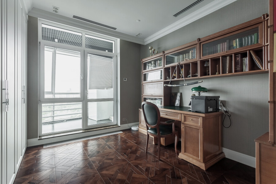 Cabinet with access to the balcony