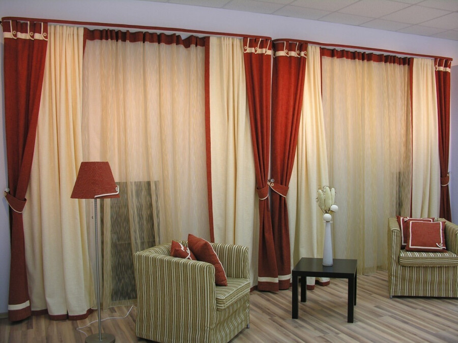 Стильные и оригинальные варианты штор в гостиную для любого интерьера