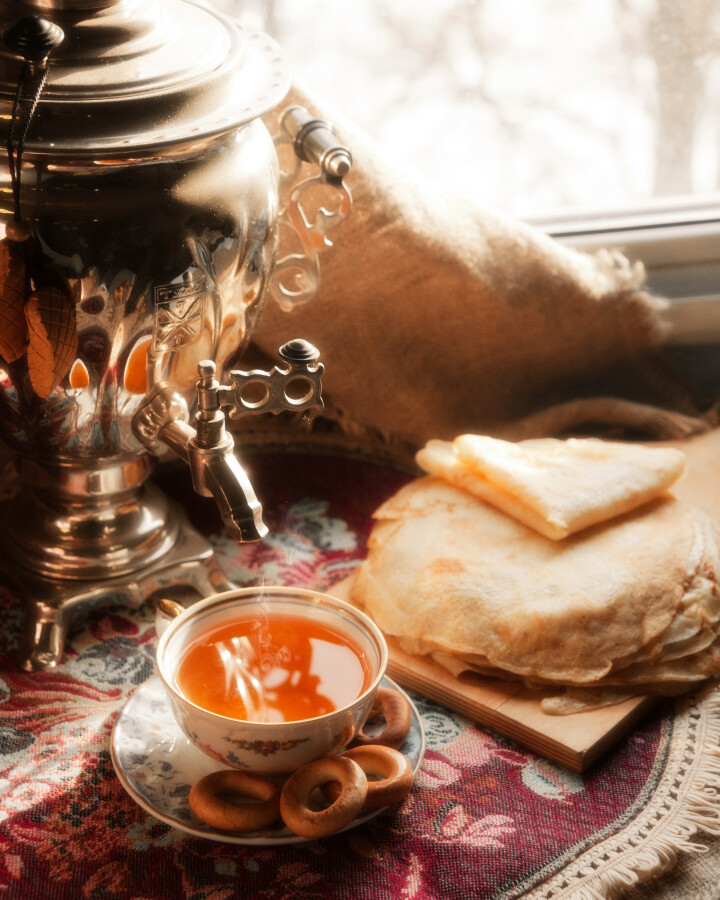  Самовар, чашка чая, блины и баранки