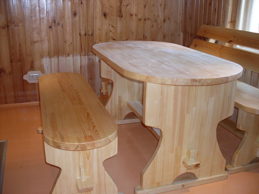 Мебель для бани и сауны: выбираем практичную обстановку