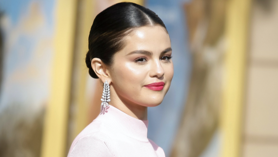 8 успешных бьюти-брендов звезд Селена Гомес  Rare Beauty фото 3