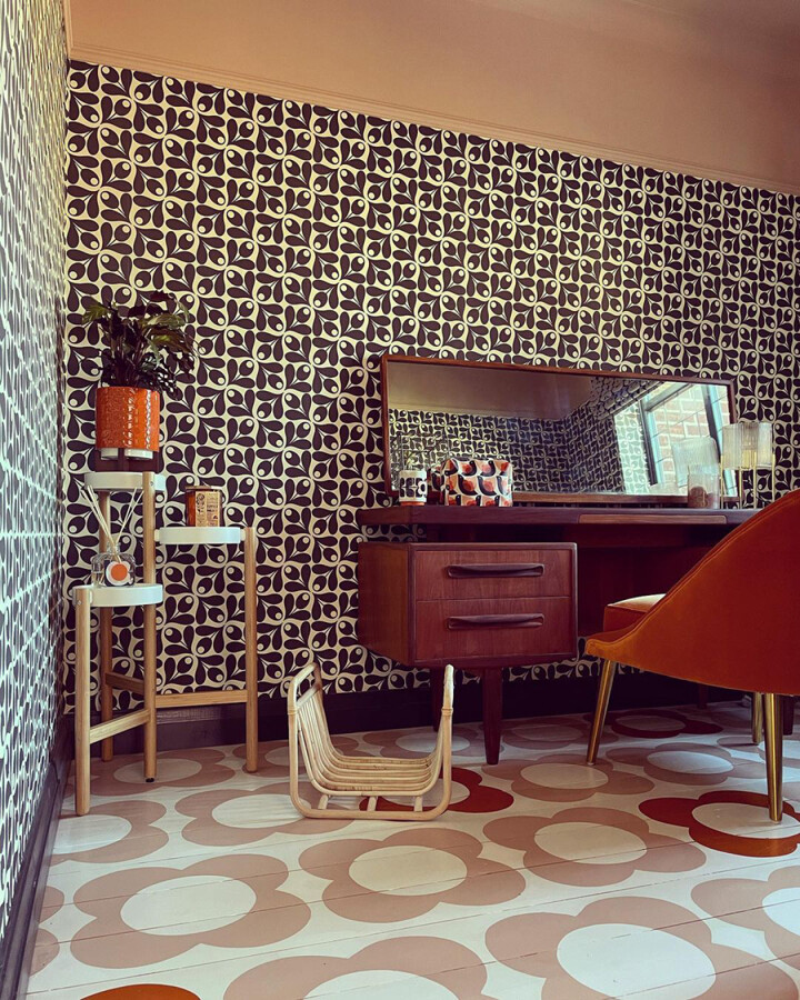 Туалетный столик в спальне mid-century modern