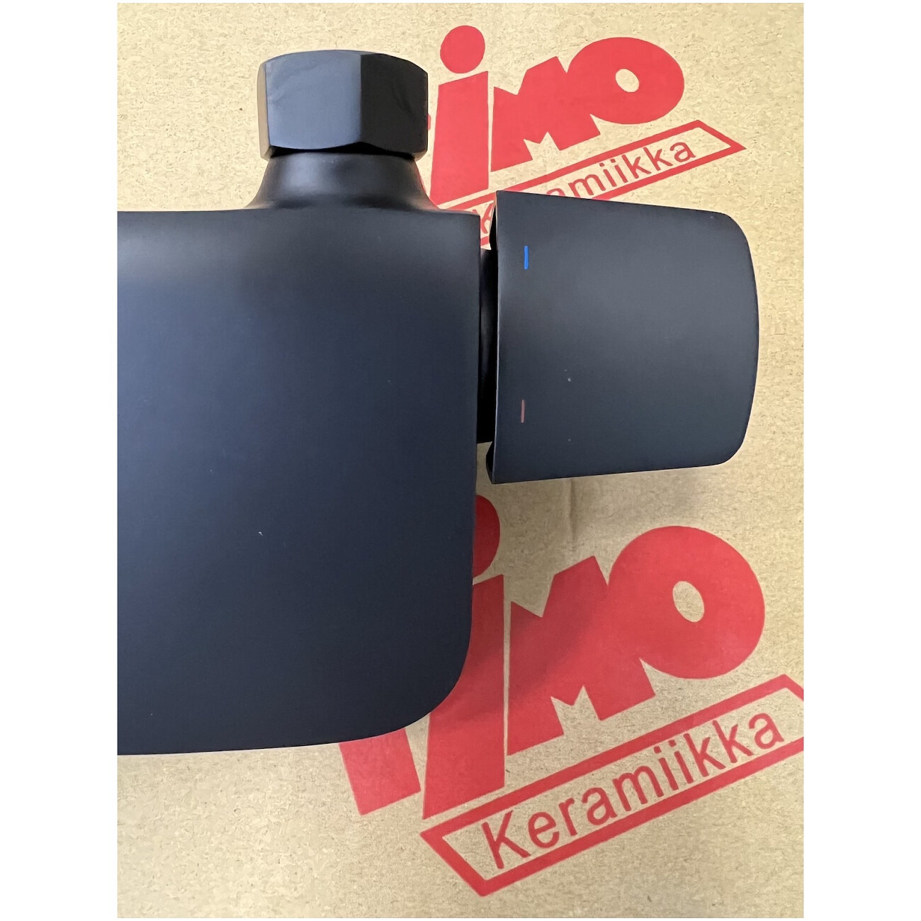 Душевая стойка с держателем и смесителем черная Timo Helmi 4024-03Y - изображение 3