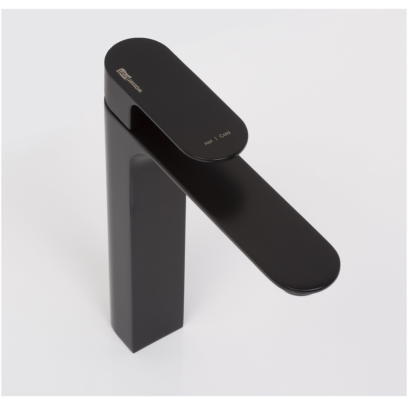 Смеситель для раковины из латуни черный Wasserkraft 7403H - изображение 4