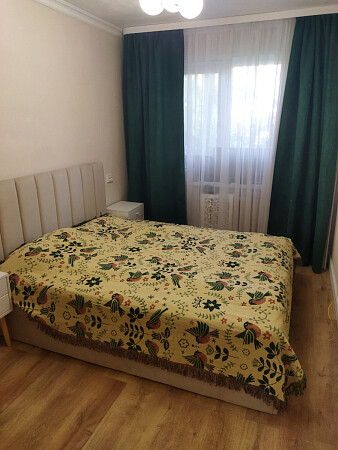 Кровать двуспальная с подъемным механизмом и ящиком для белья 160х200 кремовая Вега