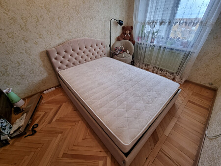 Кровать полутораспальная с подъемным механизмом и ящиком для белья 140х200 кремовая Грация