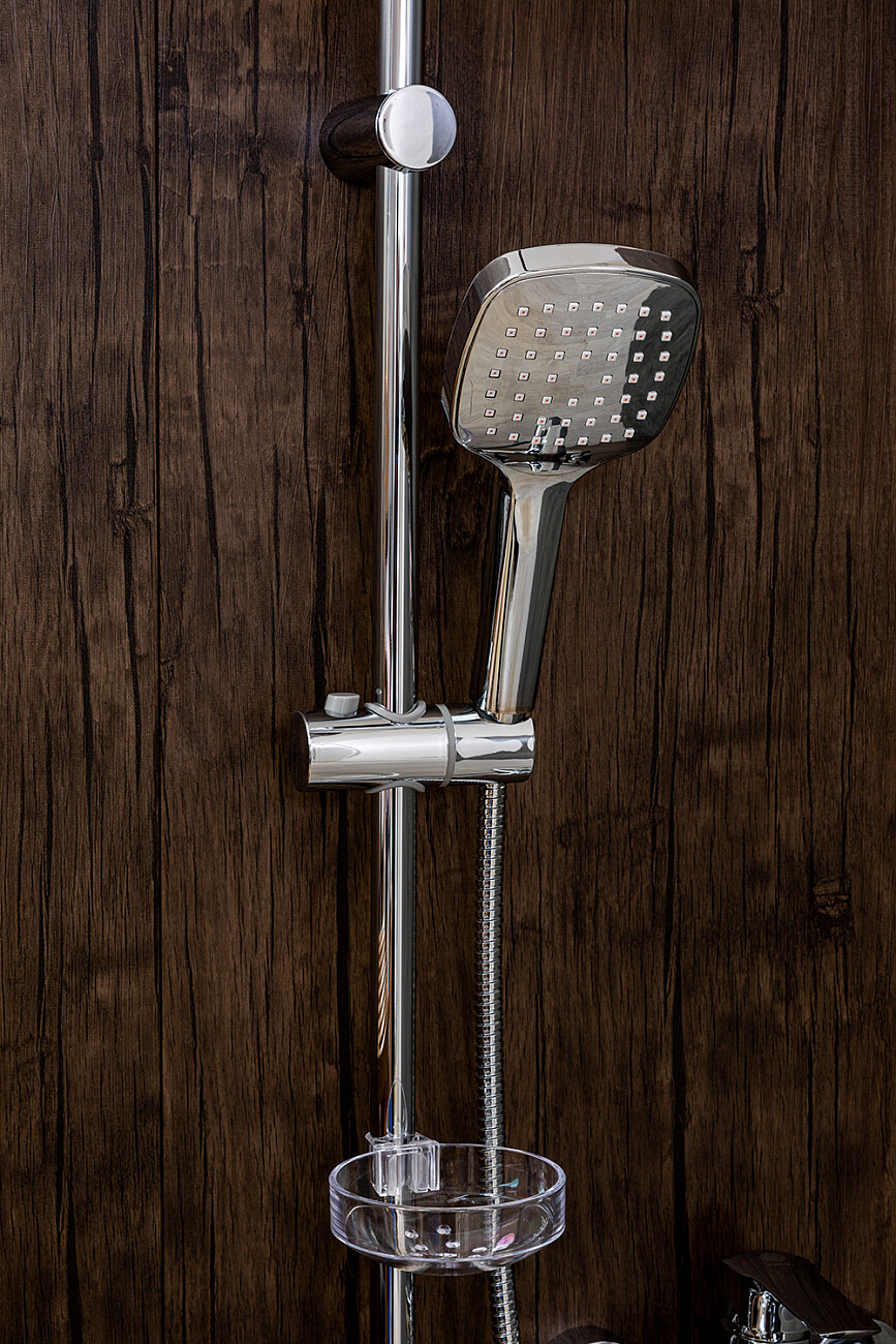 Душевая стойка с верхним душем и мыльницей хром Stworki "Хельсингборг" XE-05cr - изображение 5
