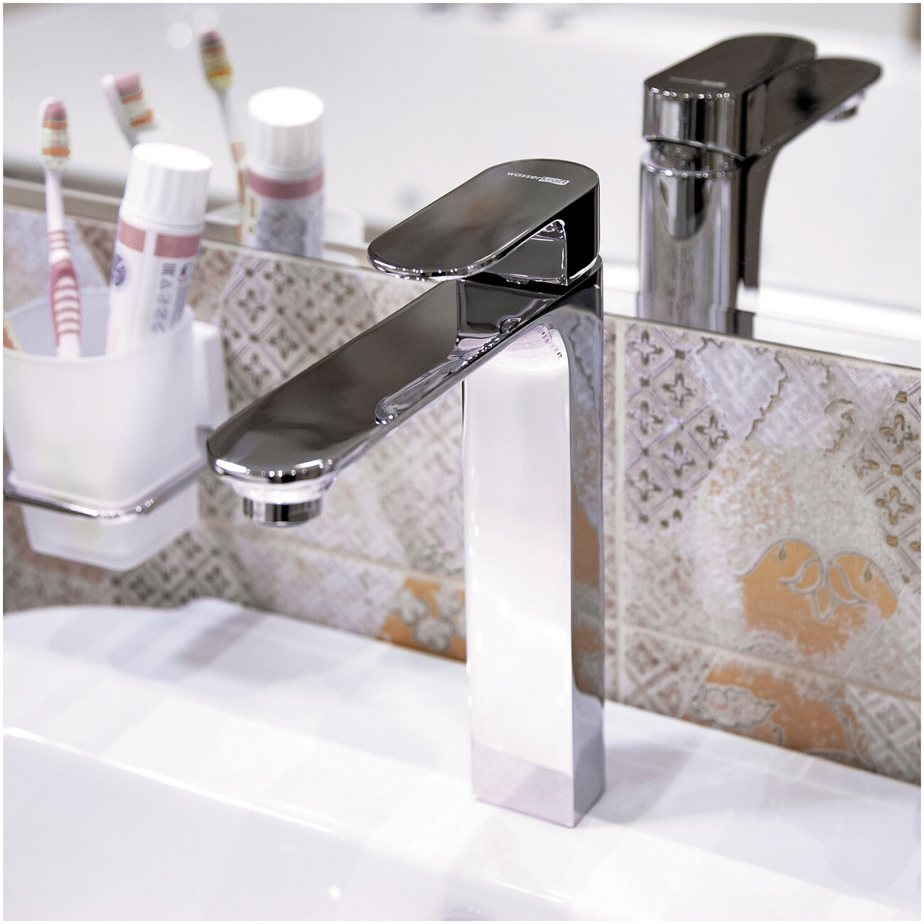 Смеситель для раковины из латуни хром Wasserkraft 5803H - изображение 2