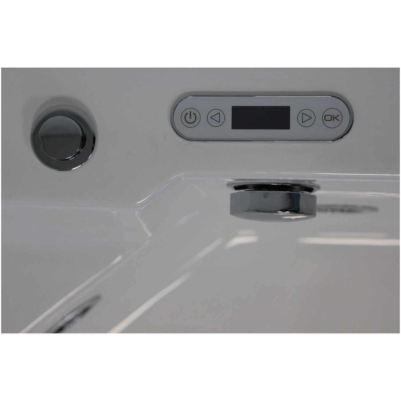 Ванна акриловая гидромассажная белая Cerutti SPA C-401 - изображение 11